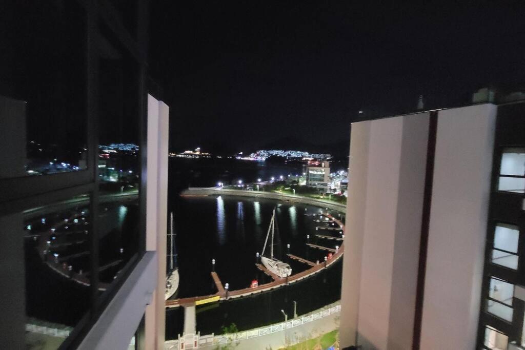 The Castle Ocean Marina Double Suite ヨス市 エクステリア 写真