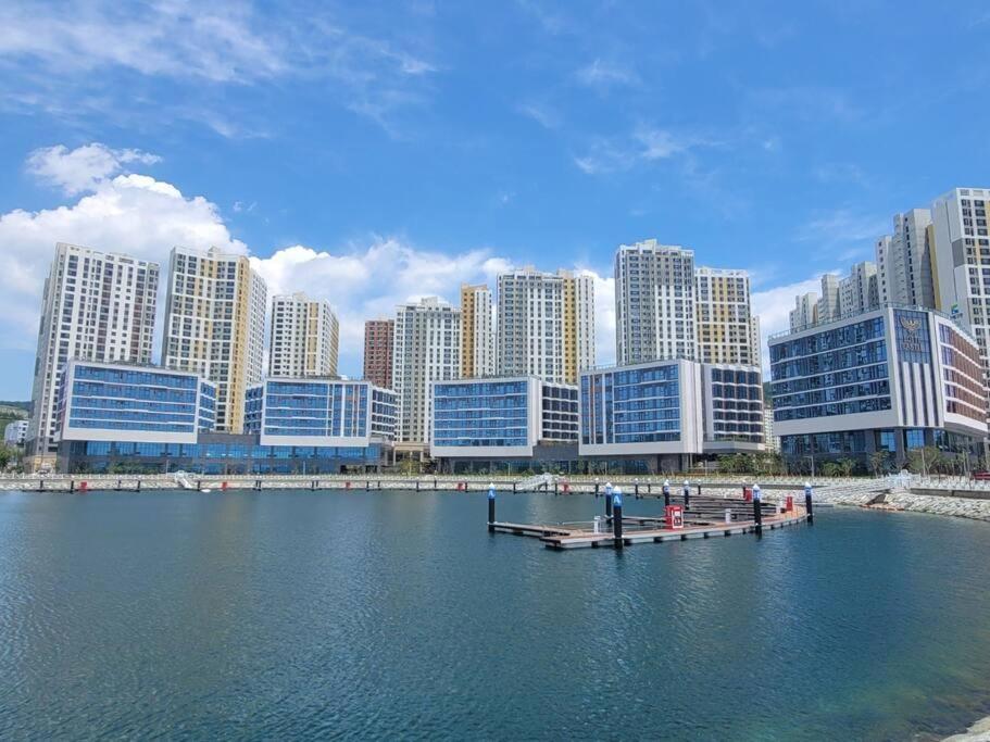 The Castle Ocean Marina Double Suite ヨス市 エクステリア 写真